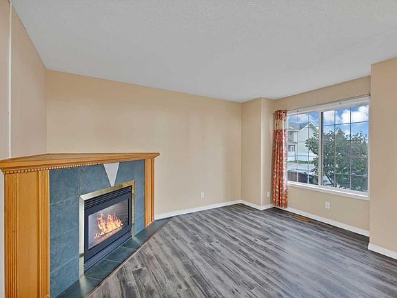 3rd image of 54 W Martinridge Rd NE