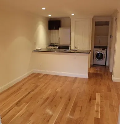 Rented by Icon Realty Management | media 9