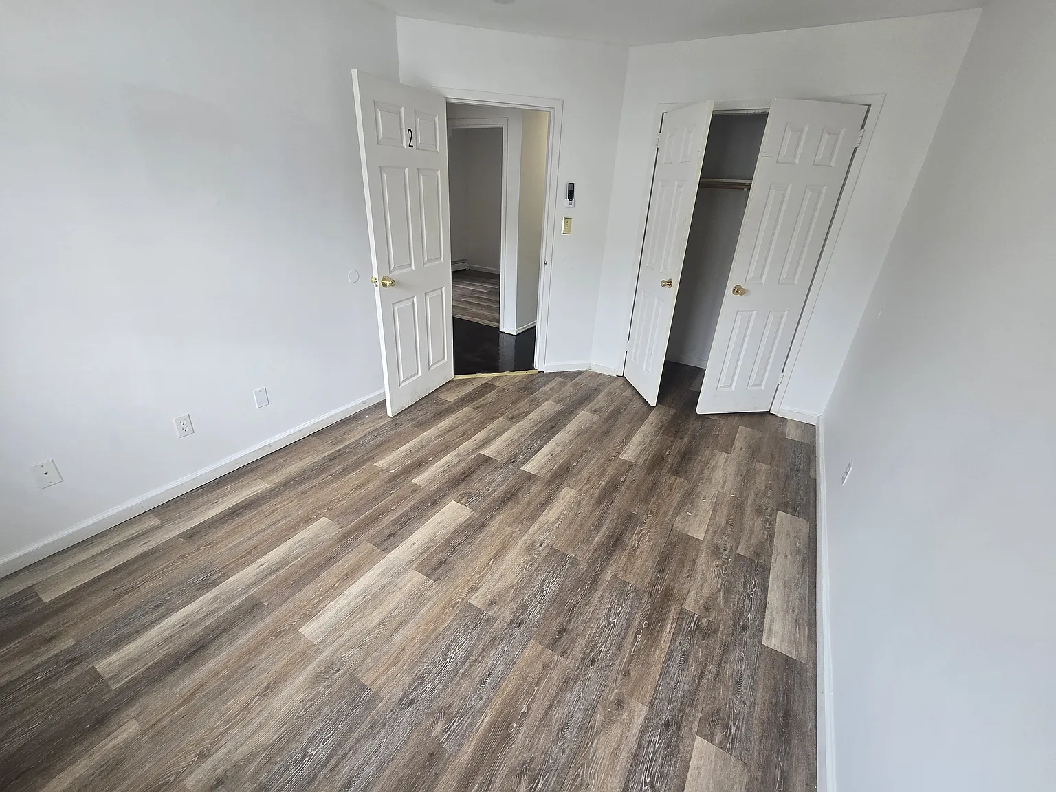 4 bed, $900 — Photo 2