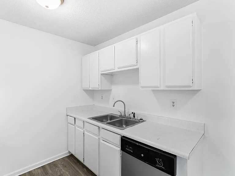 Cedar South — Photo 11