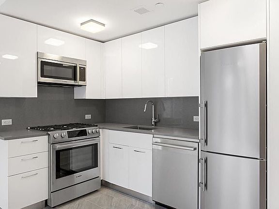 3rd image of 111 E 115th St APT 4F