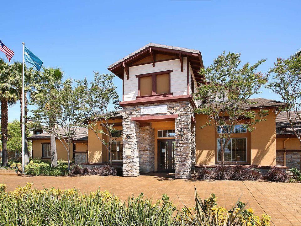 Leasing Center