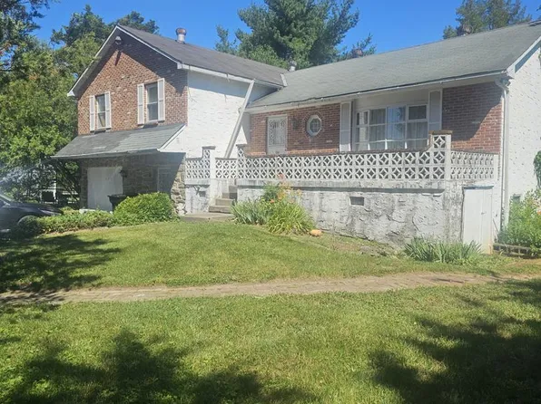 325 7th Ave, Glassboro, NJ 08028