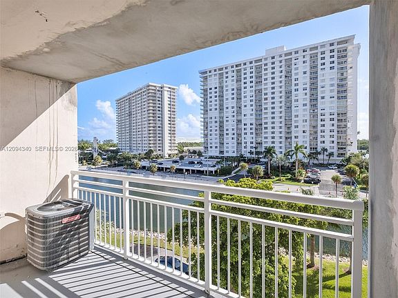 5th image of 400 Kings Point Dr APT 523