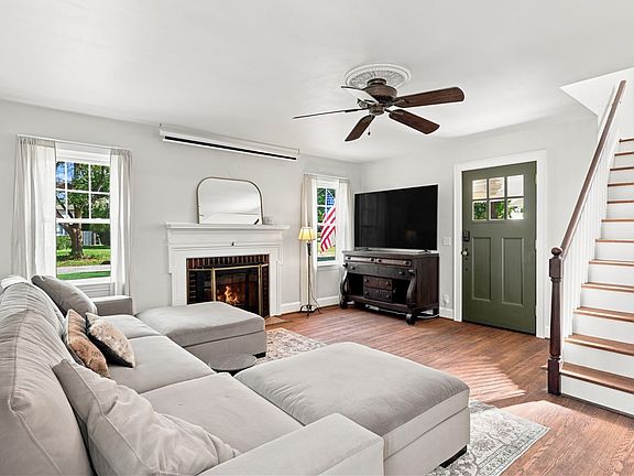 3rd image of 13 Acton St