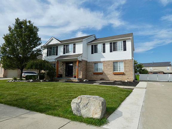 2nd image of 24768 Parklane Dr