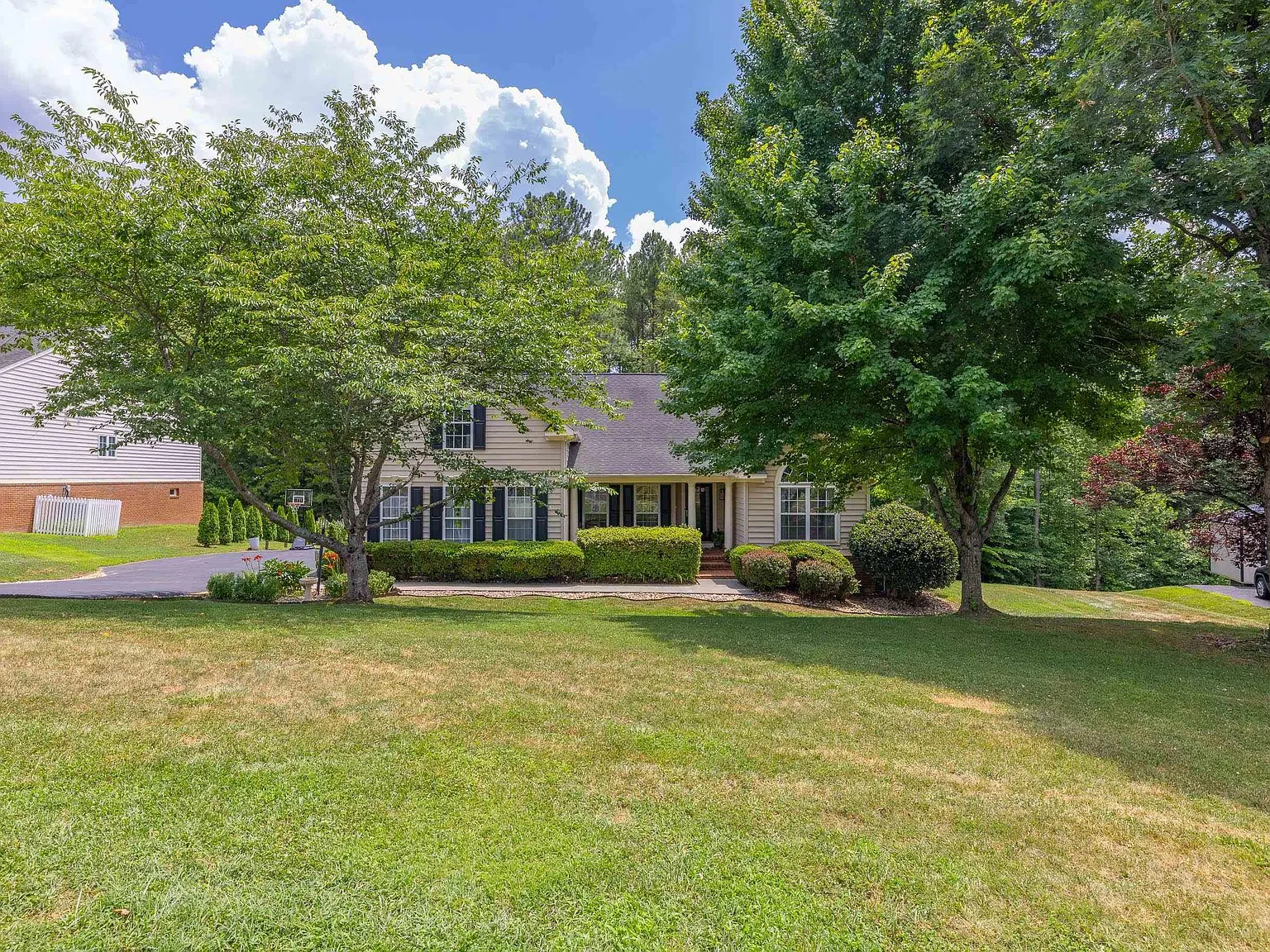 4 bed, 3.0 bath, 4321 sqft, $3,500 — Photo 3