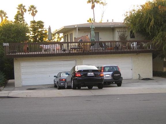2nd image of 305 Calle Miramar APT D