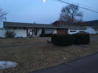 105 Friar Ln, Bloomsburg, PA 17815