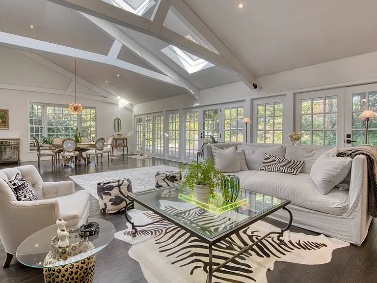 1 Wagon Ln — Photo 2