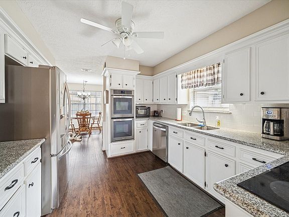 3rd image of 3506 Lost Lake Dr