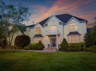 15 Autumn Ridge Ct, Katonah, NY 10536