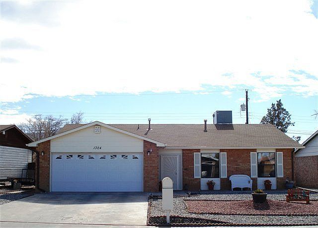 1st image of 1304 Desert Dawn Dr