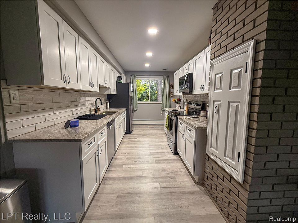 21600 Holly St, photo 15