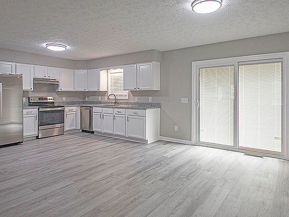 4th image of 100 Mallard Creek Dr