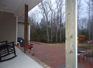 222 Egret Point Dr, Sneads Ferry, NC 28460