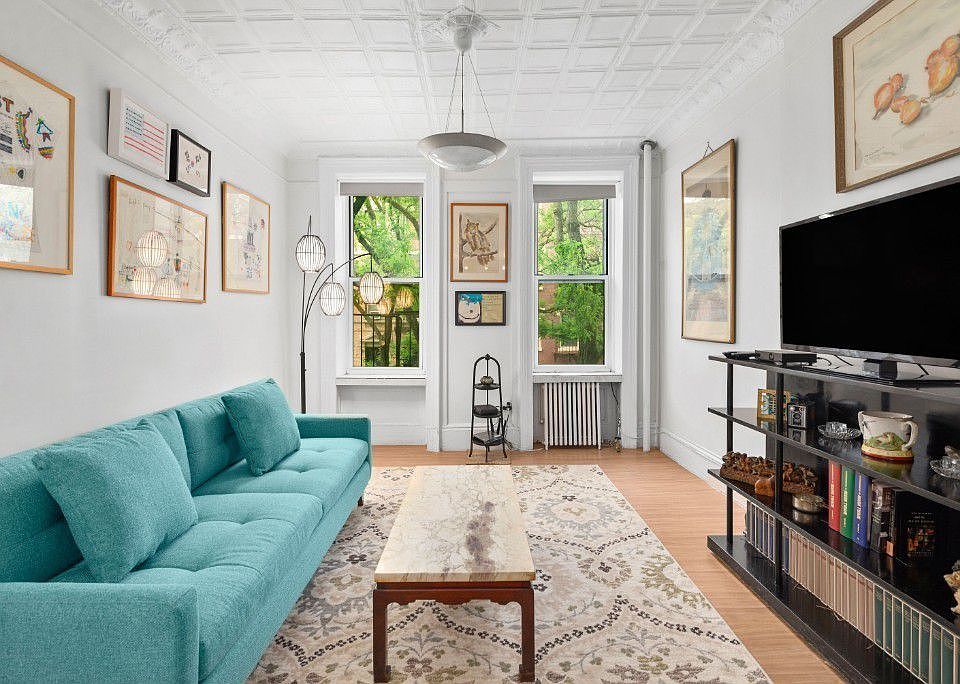 1st image of 428 E 9th St APT 10