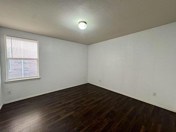5th image of 9832 Dartmouth Dr