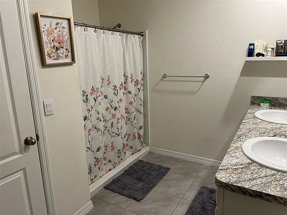 5th image of 181 Sofia Ln