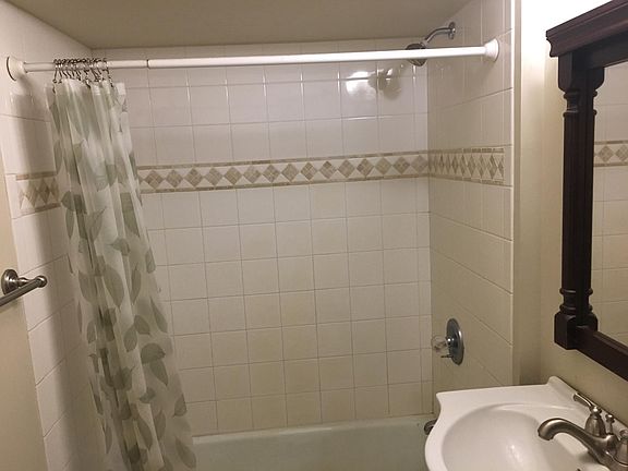 4th image of 1376 N Williams St APT 1