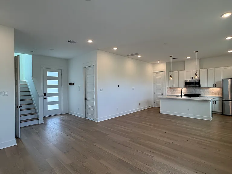 5815 Highland Sky Ln — Photo 8