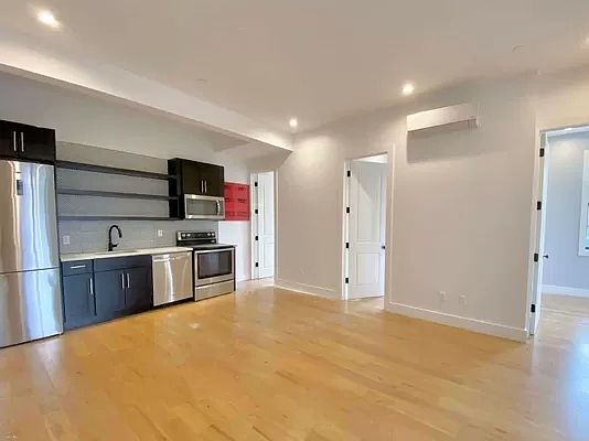 2nd image of 196 Montrose Ave #4B