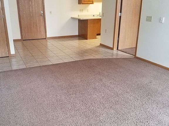 4th image of 930-940 Linden Dr #970-107