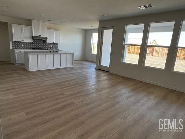 2nd image of 16507 Muscatine Ln