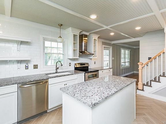 5th image of 9231 Countryside Ct