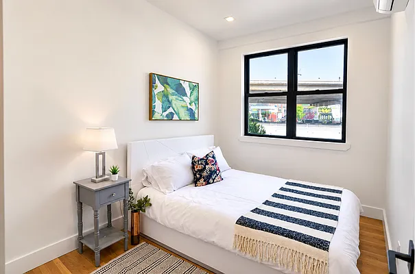 Bedroom, photo 1