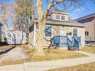 102 Royal Ave, Hamilton, ON L8S 2C5