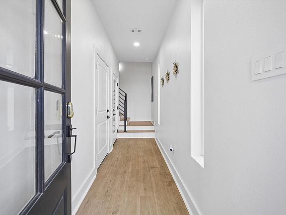 3rd image of 104 E 44th St #A
