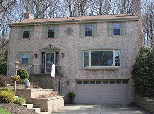 8982 Meadow Oaks Dr, Allison Park, PA 15101