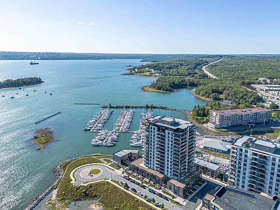 3rd image of 72 Seapoint Rd #406