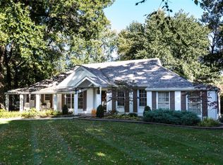 9 Ladue Rdg, Saint Louis, MO 63124