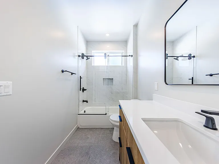 Rare Brand New Luxury Townhomes in Trendy Highland Park — Photo 29