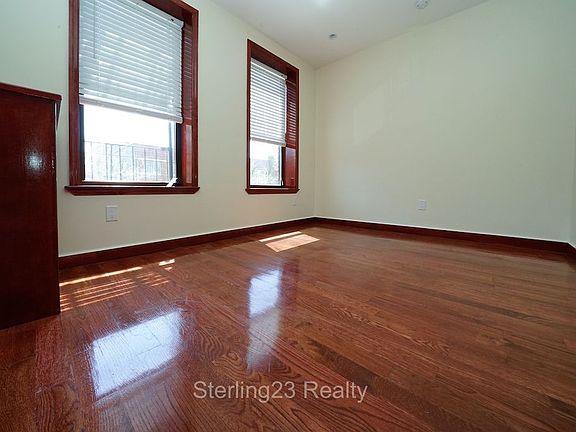 5th image of 3152 36th St #4F