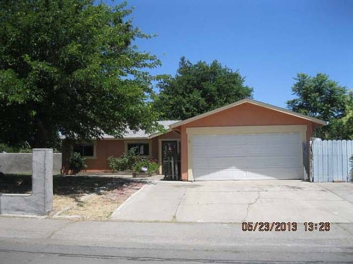 1st image of 1 Kennelford Cir