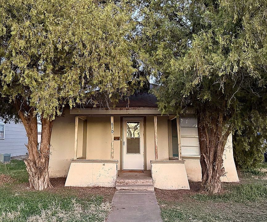 1st image of 810 S 11th St