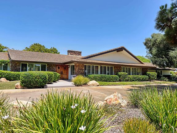 2nd image of 9603 La Jolla Farms Rd