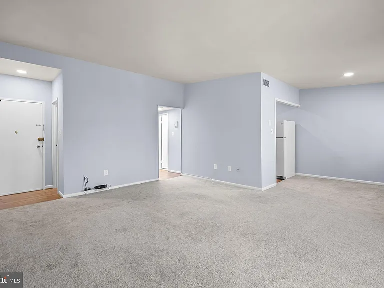 10320 Rockville Pike #401 — Photo 8