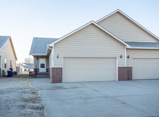 1048 E Karla Ave, Haysville, KS 67060