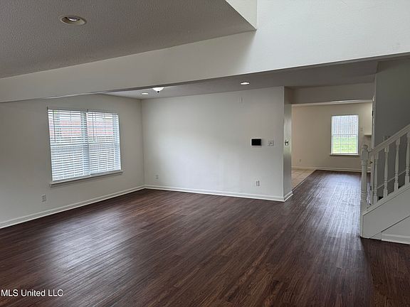 3rd image of 7413 Fox Creek Dr