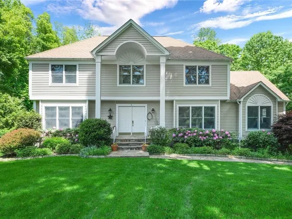 8 Honey Hollow Court, Katonah, NY 10536