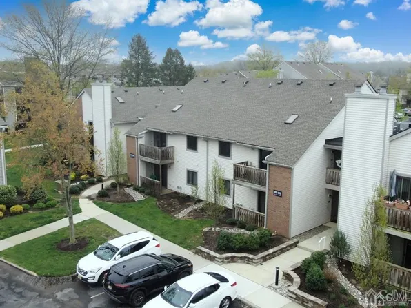 4905 Ravens Crest Dr, Plainsboro, NJ 08536