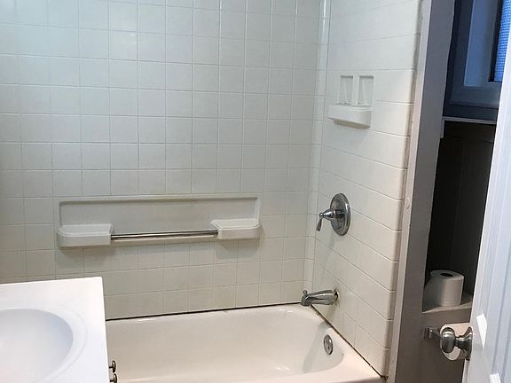 3rd image of 3676 E 63rd St APT 4