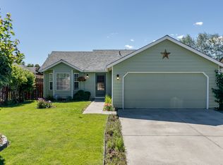 2067 SW 30th St, Redmond, OR 97756