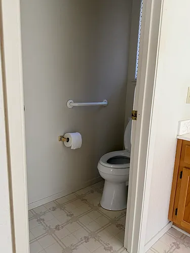 100 Cornell St Photo 1