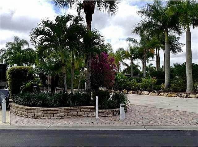 1st image of 349 NW Boundary Dr