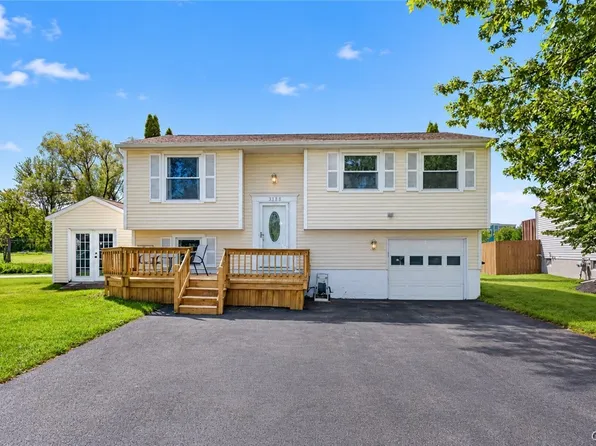 3888 Pintail Path, Liverpool, NY 13090